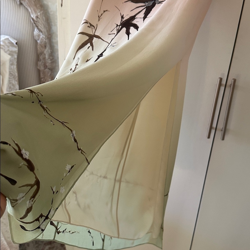 Tahari - Picture 5 of 7